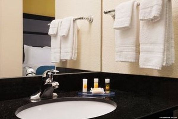 AMERICAS BEST VALUE INN (Commerce)